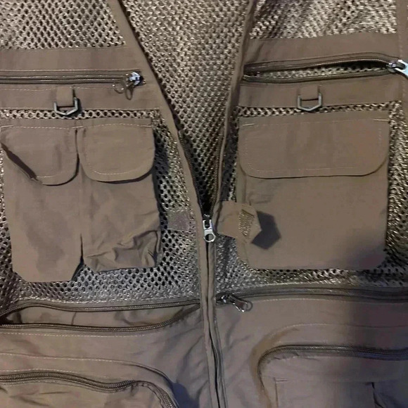 Men’s Large Brown Fishing Netted Zip Up Visit - Picture 8 of 8